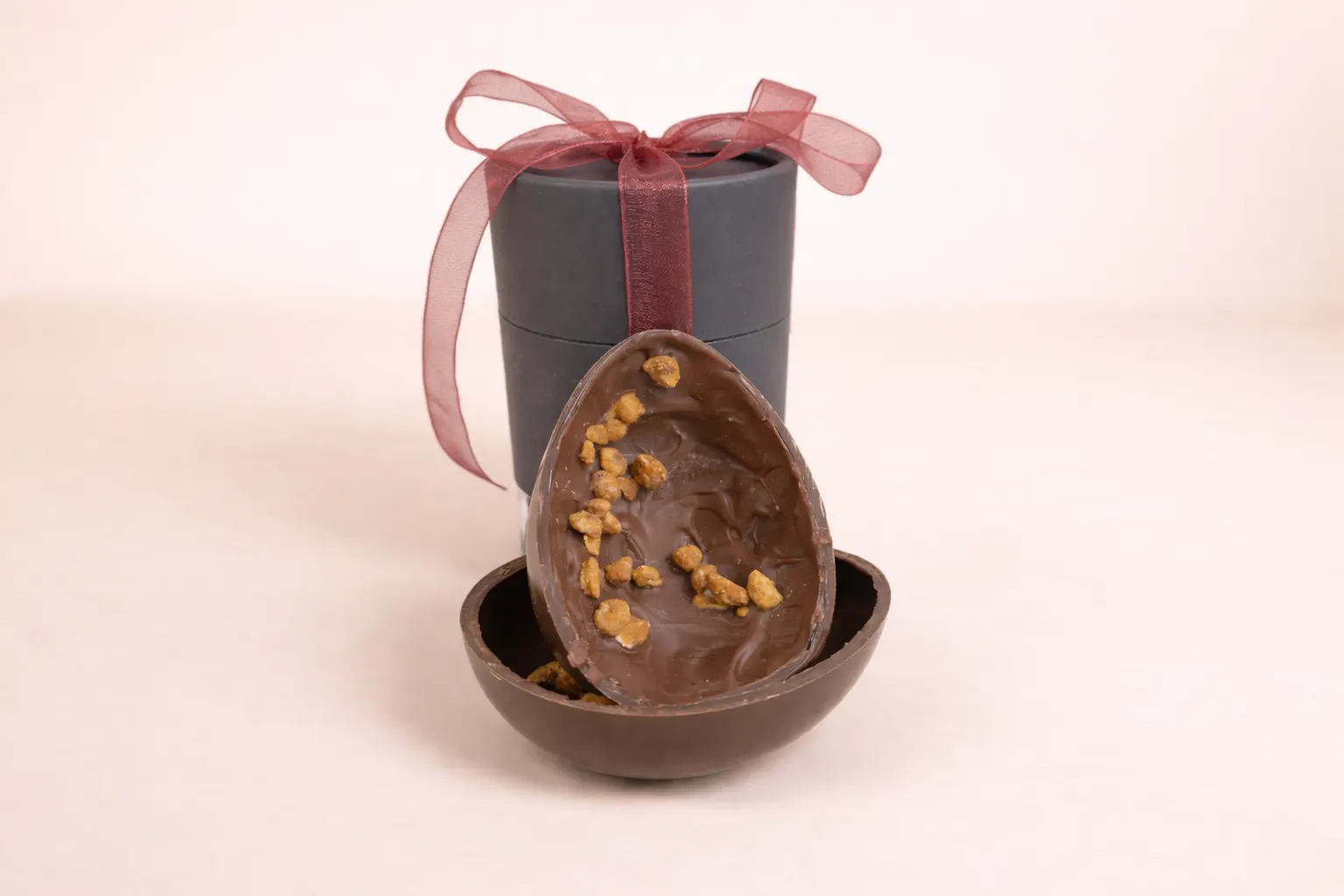 uovo con cremino e lampone